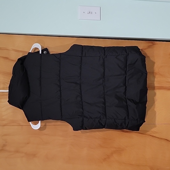 Old Navy Puffer Vest Black - Picture 5 of 5